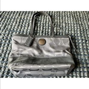 Coach beautiful grey/snake logo bag. Immaculate!